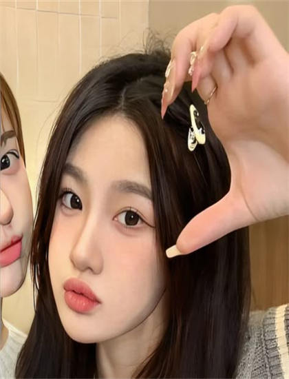 专业解读：《花样青春第1季》的市场表现与观众反馈——艺术与技术的完美结合